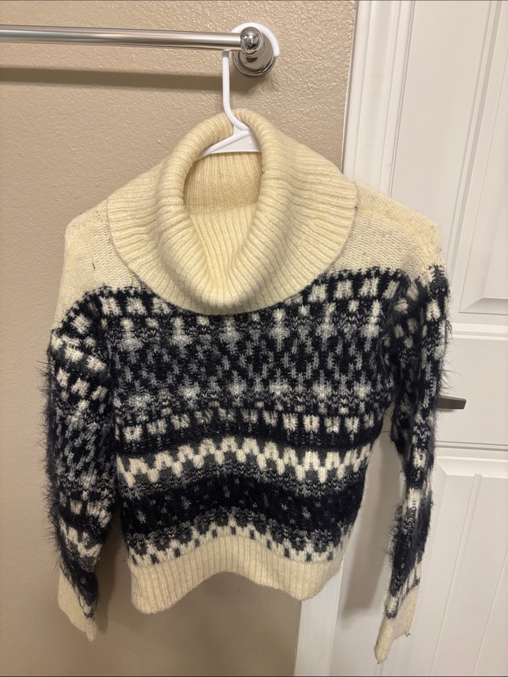 Universal Thread Black and Cream Patterned Cowl Neck Sweater